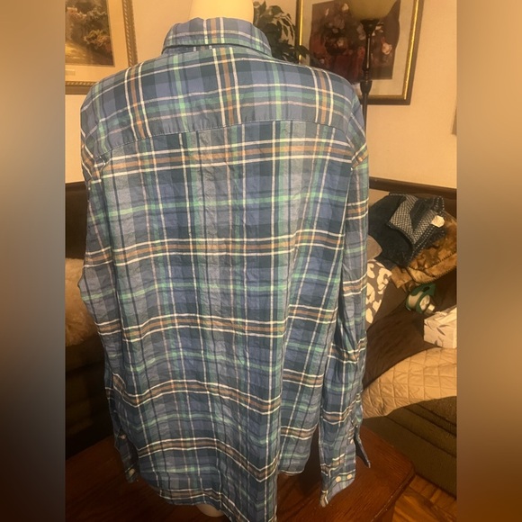 Long sleeve button down - Picture 2 of 3